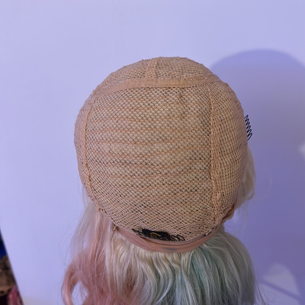Muilt colored wig - Picture 5 of 5